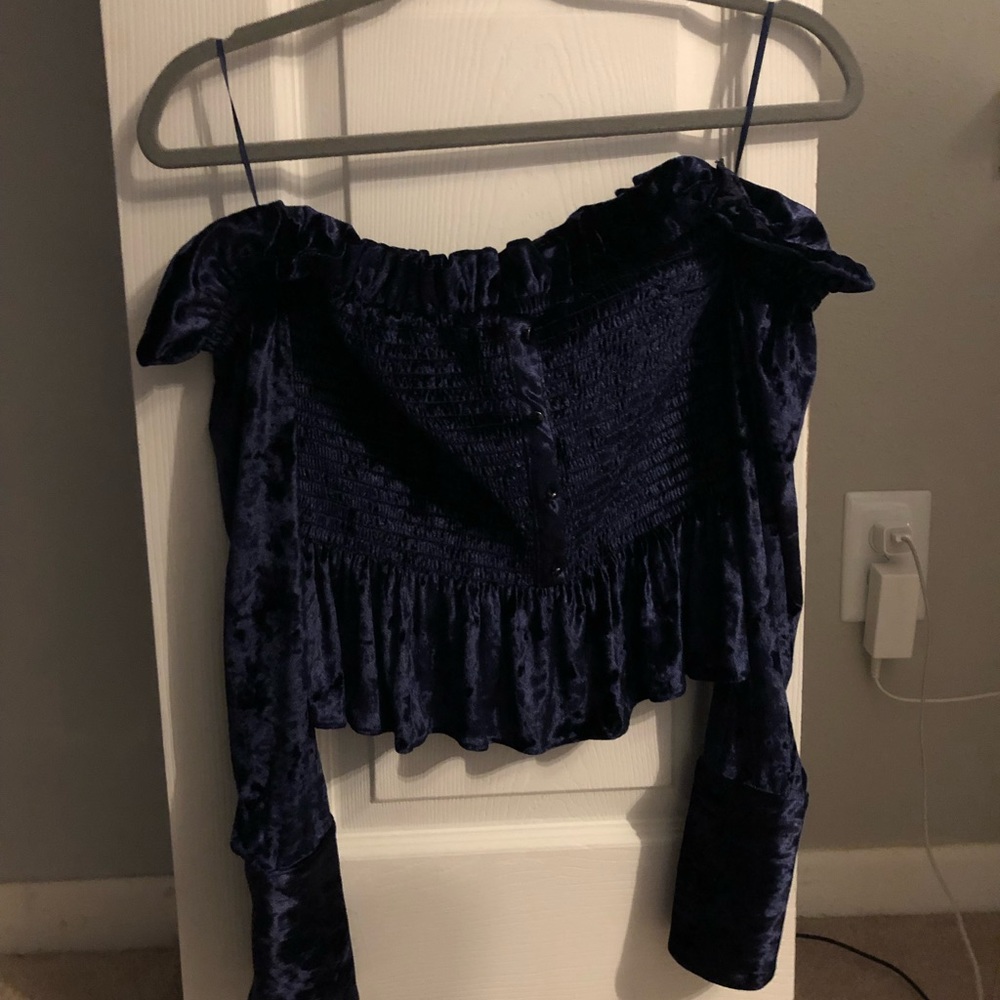 petersyn real velvet navy blue top
